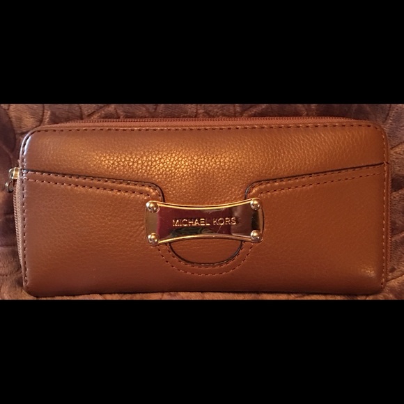 Michael Kors Handbags - 🔥Michael KORS🔥Wallet